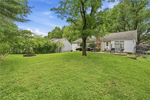 $375,000 | 9947 Ballentine Drive, Overland Park, KS 66214