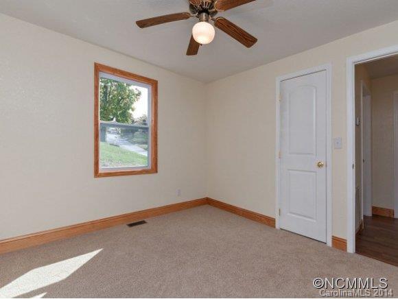 105 Travis Street Clyde, NC 28721 - Photo 11 of 14
