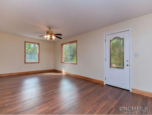 105 Travis Street Clyde, NC 28721 - Photo 4 of 14