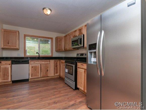 105 Travis Street Clyde, NC 28721 - Photo 5 of 14