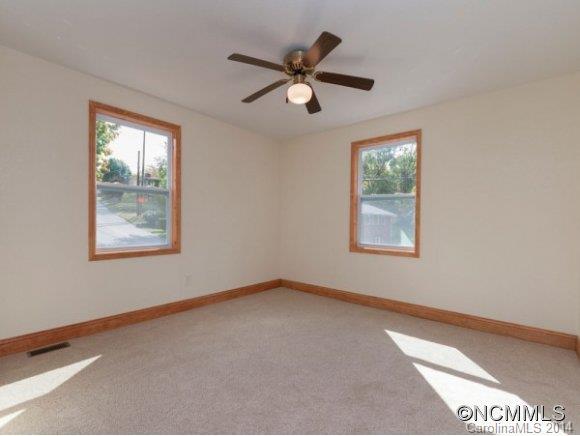 105 Travis Street Clyde, NC 28721 - Photo 9 of 14
