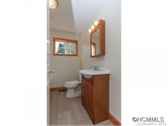105 Travis Street Clyde, NC 28721 - Photo 10 of 14