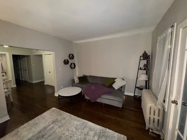 $1,750 | 139 West Russell Street, Unit 2E, Barrington, IL 60010