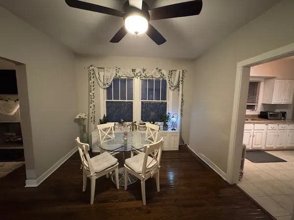 $1,750 | 139 West Russell Street, Unit 2E, Barrington, IL 60010