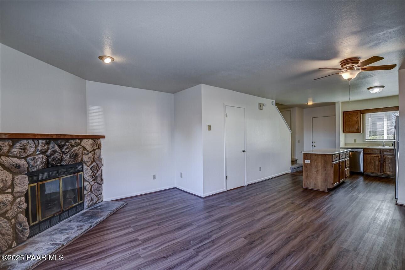 1242 Stetson Road, Unit 21 Prescott, AZ 86303 - Photo 6 of 17 Living Room 3