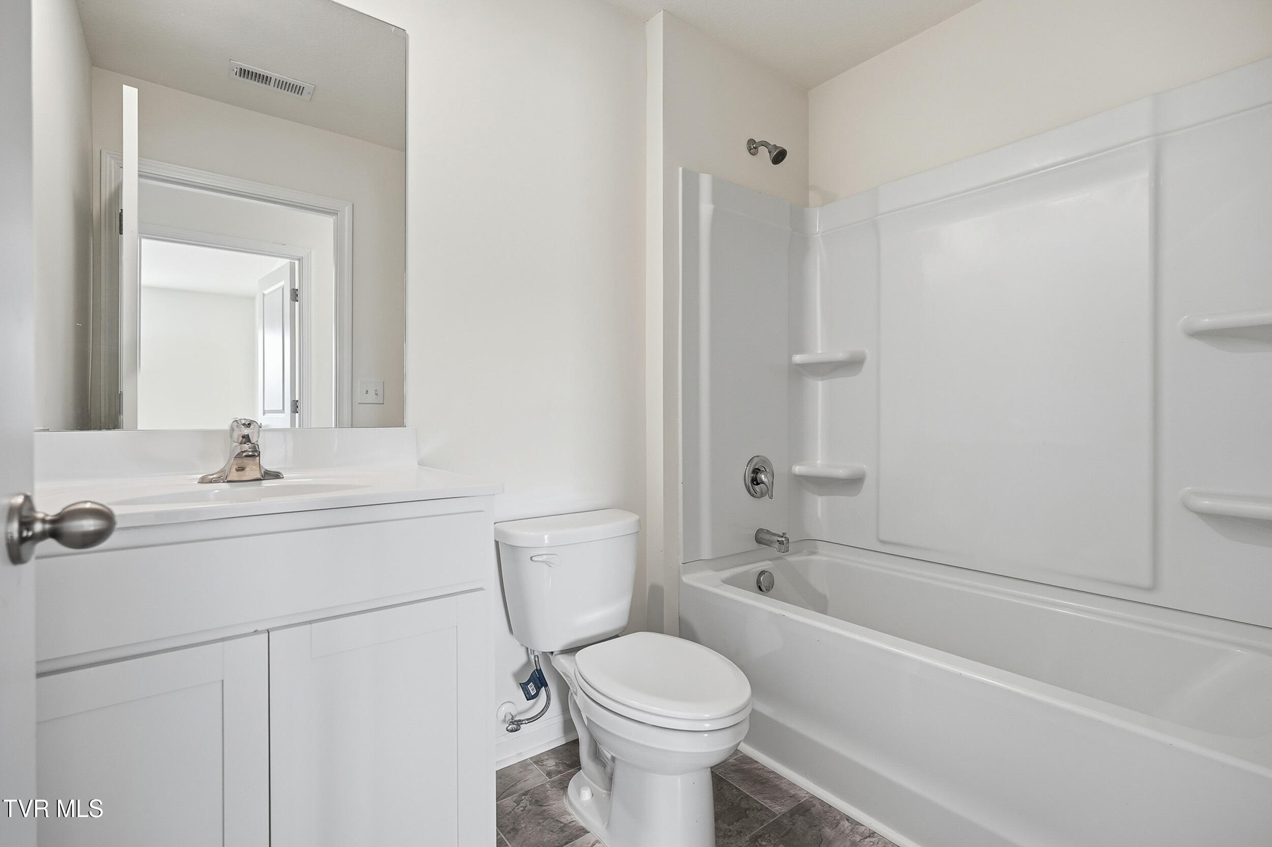 3086 Nicole Circle, Unit 2 Morristown, TN 37814 - Photo 28 of 37 27_dsc07495