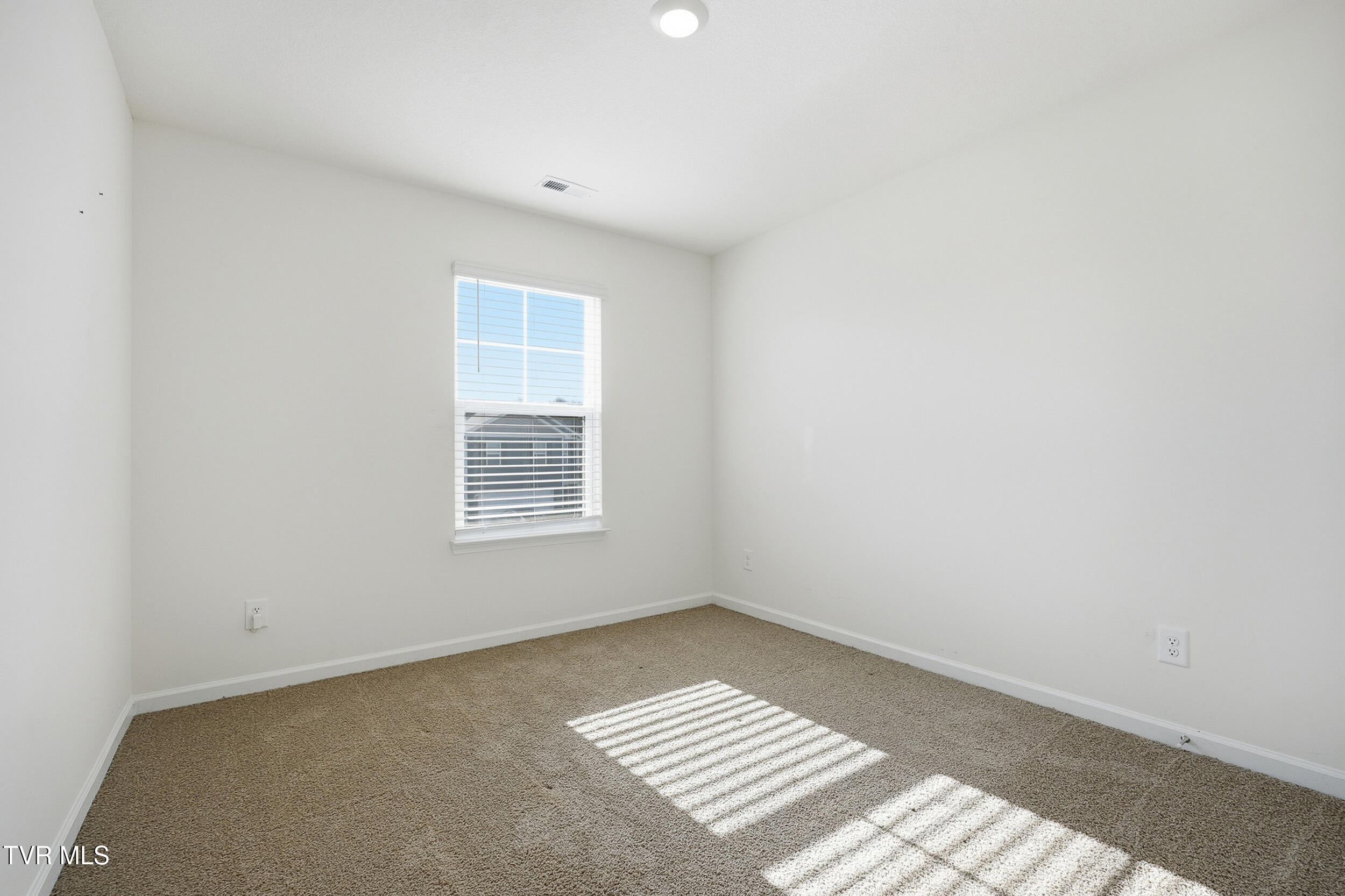 3086 Nicole Circle, Unit 2 Morristown, TN 37814 - Photo 29 of 37 28_dsc07498