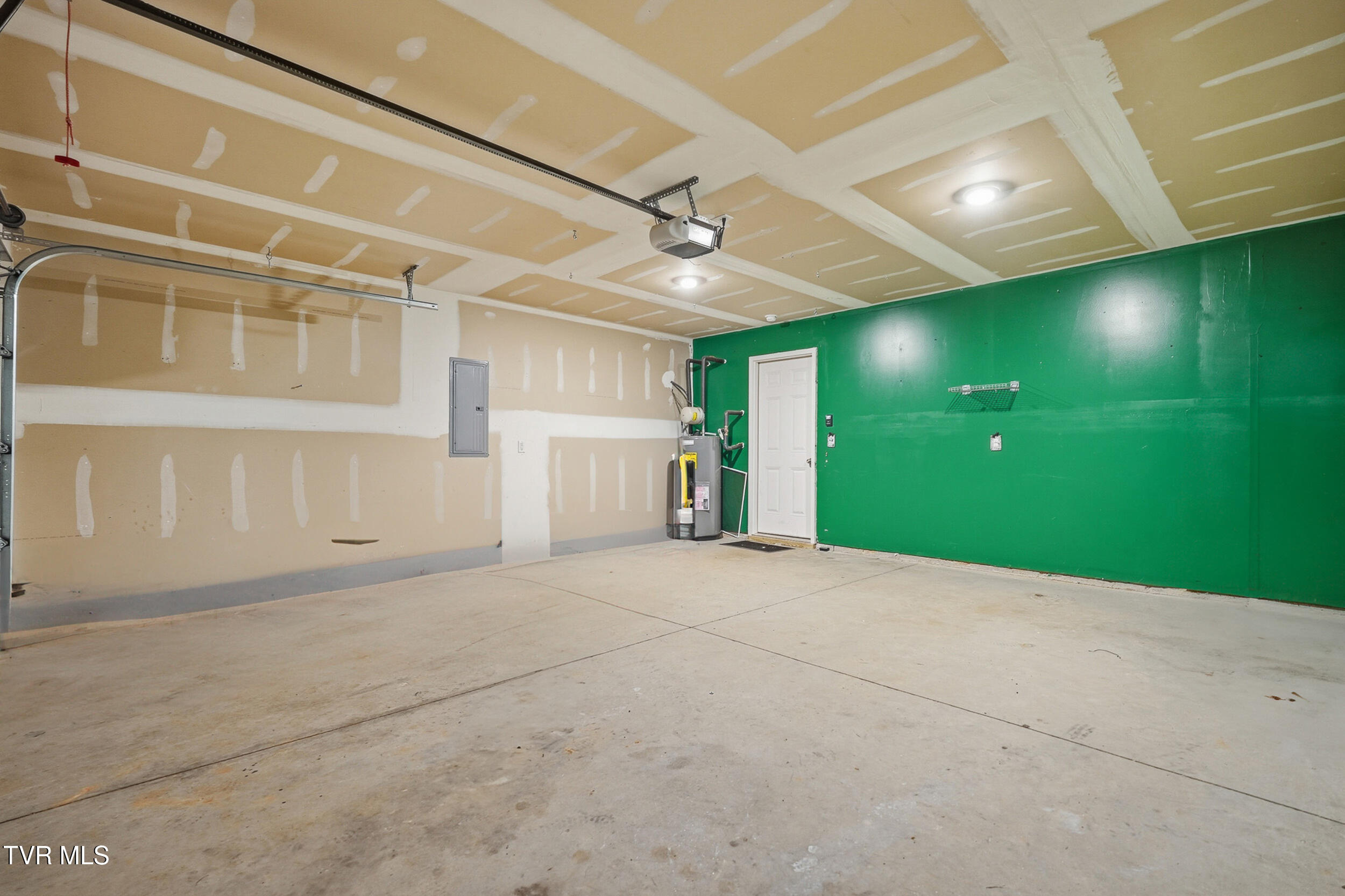 3086 Nicole Circle, Unit 2 Morristown, TN 37814 - Photo 33 of 37 33_dsc07513