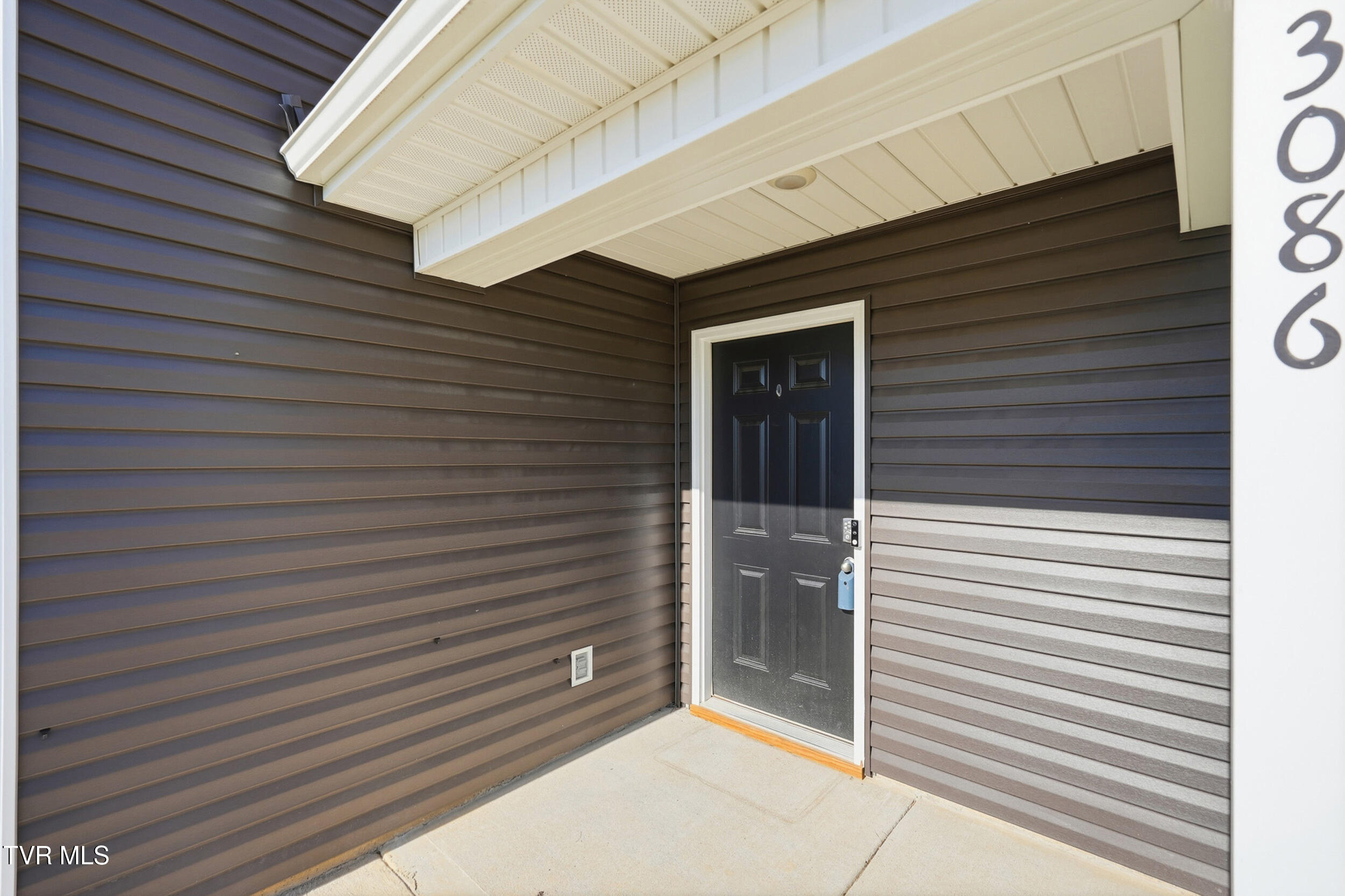 3086 Nicole Circle, Unit 2 Morristown, TN 37814 - Photo 4 of 37 4_dsc07528