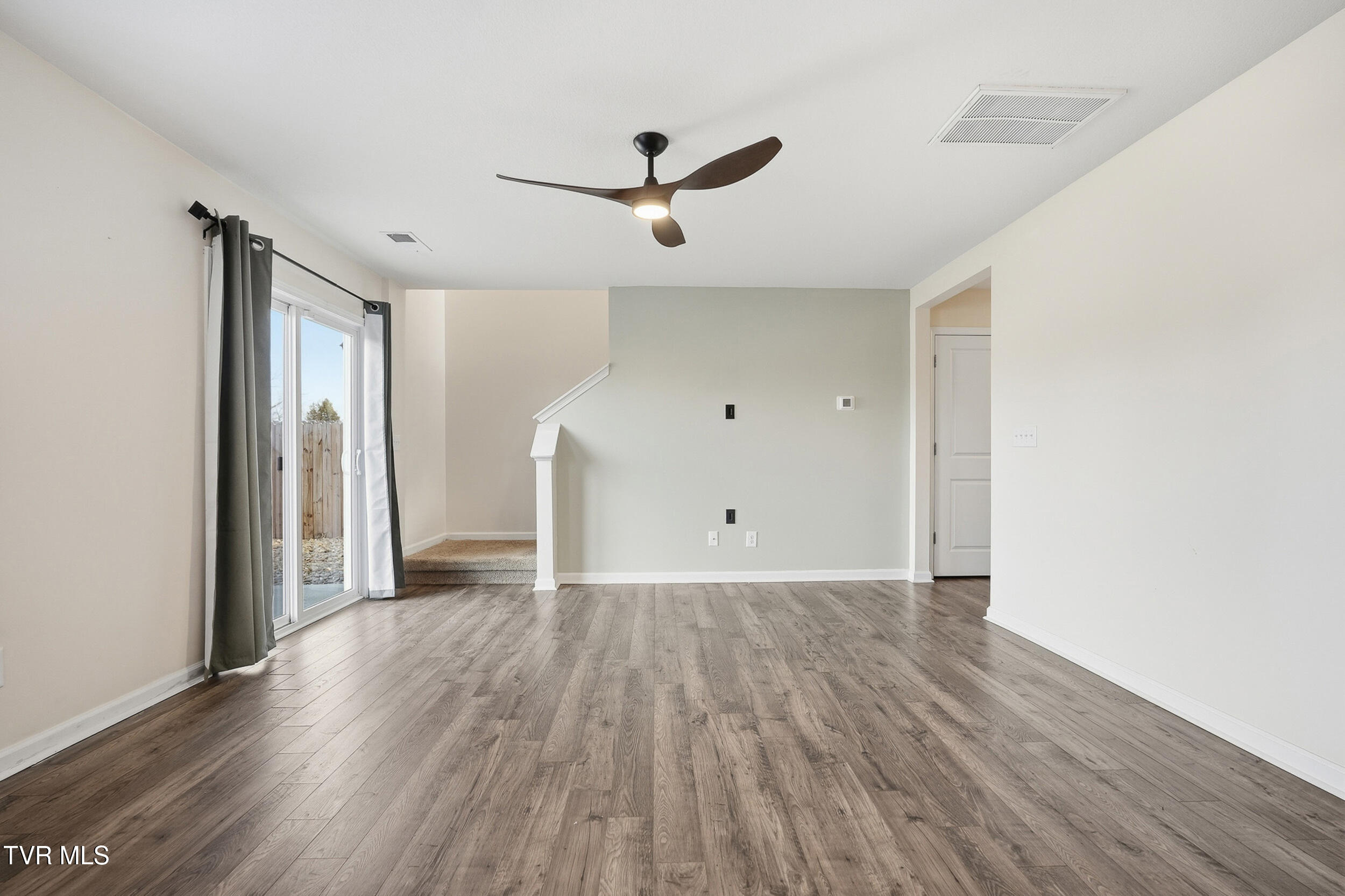 3086 Nicole Circle, Unit 2 Morristown, TN 37814 - Photo 7 of 37 7_dsc07450