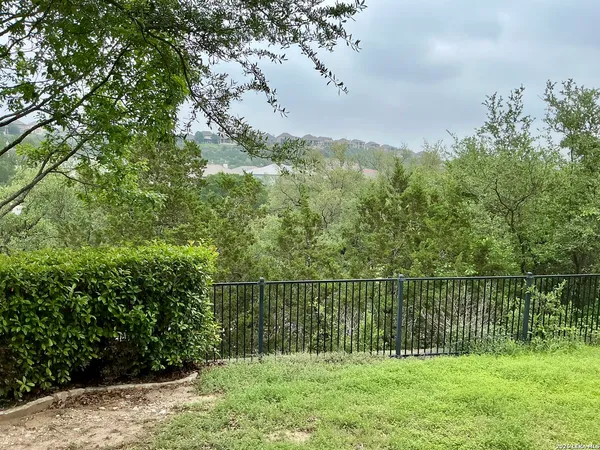 $3,800 | 17922 Maui Sands, San Antonio, TX 78255
