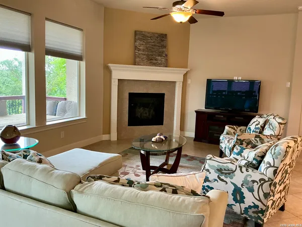 $3,800 | 17922 Maui Sands, San Antonio, TX 78255