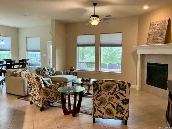 $3,800 | 17922 Maui Sands, San Antonio, TX 78255
