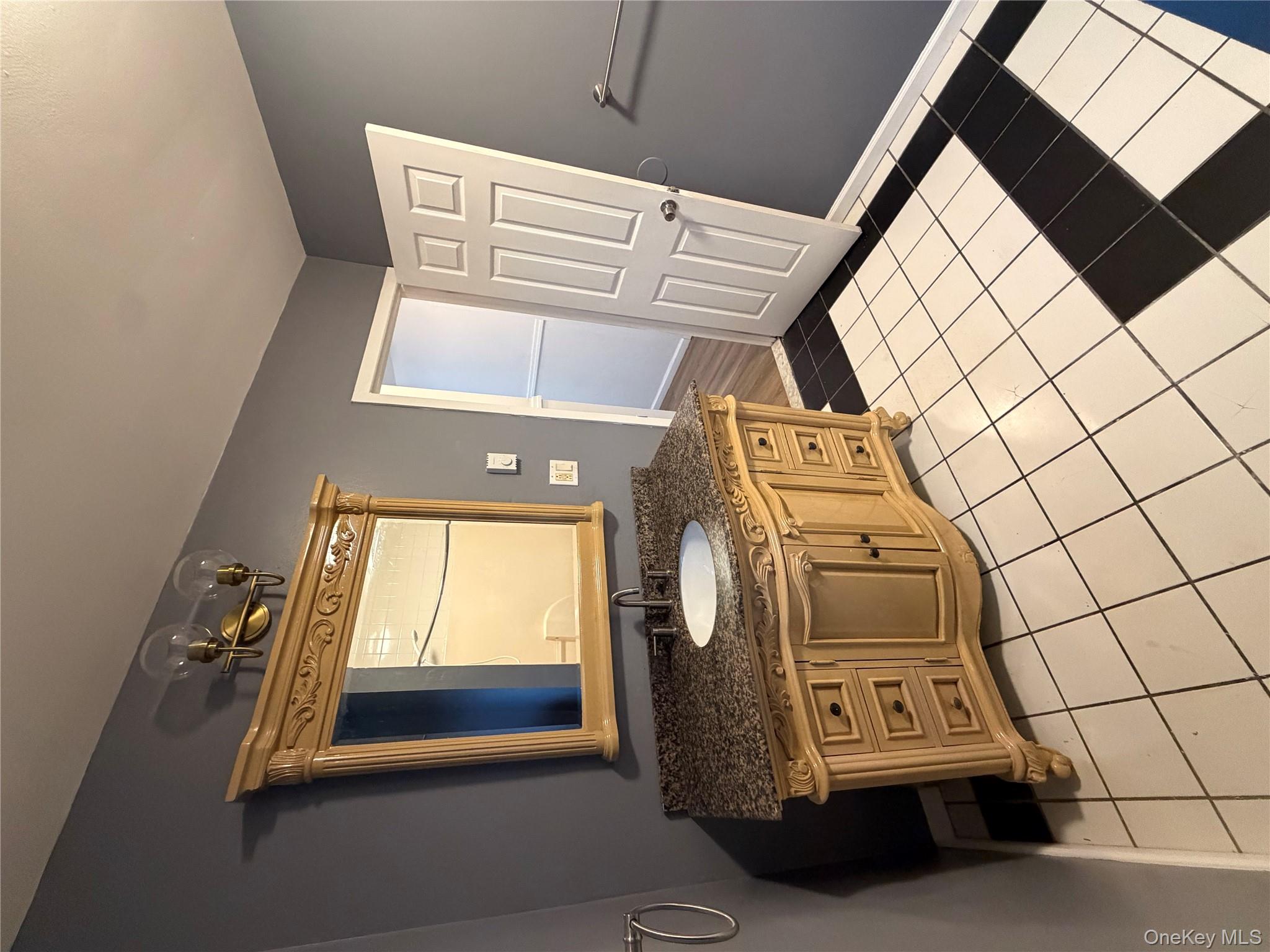 546 Granny Road Medford, NY 11763 - Photo 5 of 15