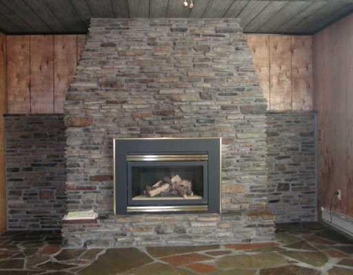 408 Bellview Road Connellsville, PA 15425 - Photo 5 of 8 Living Room.