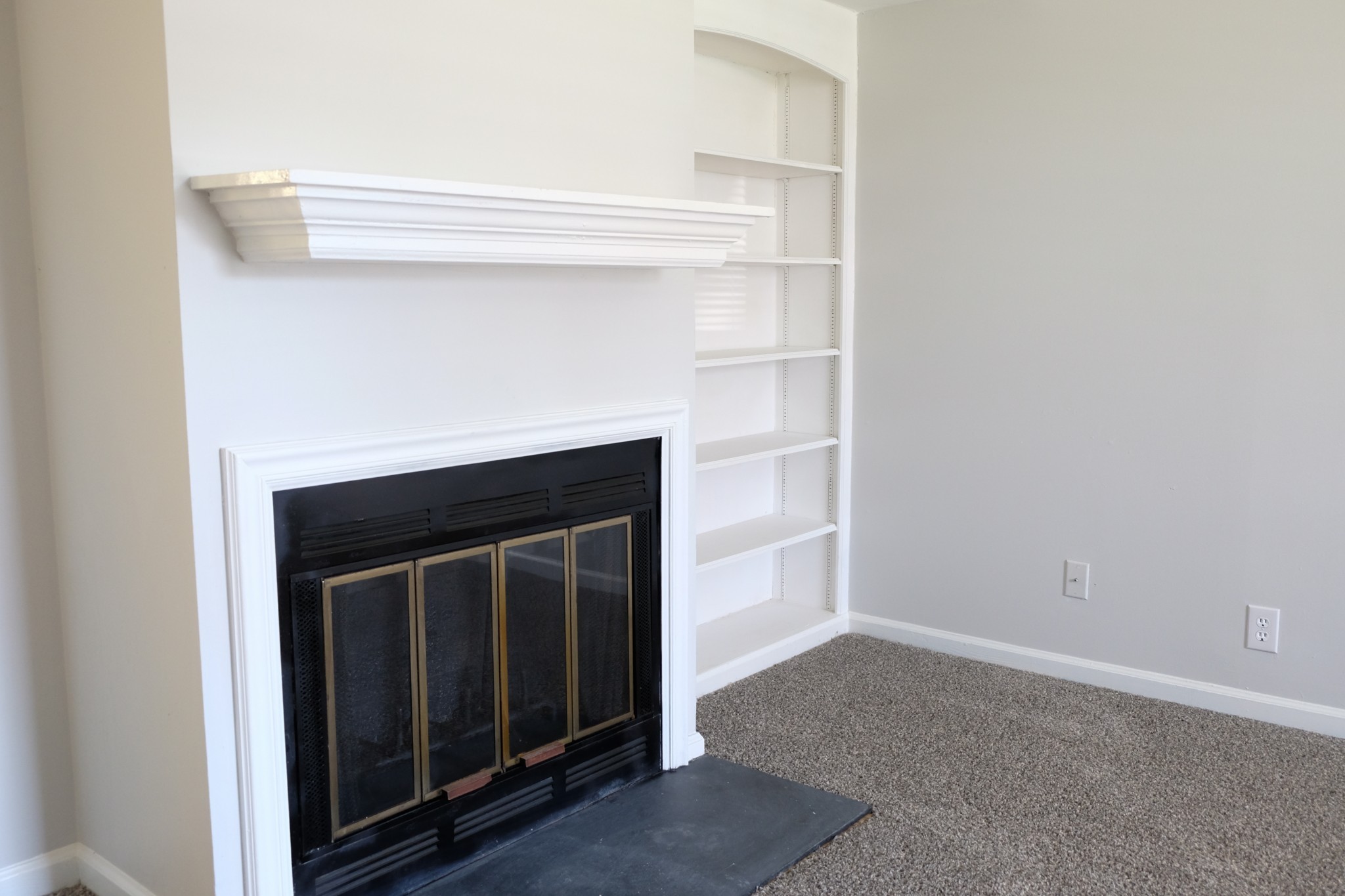 2548 Willowbranch Drive Nashville, TN 37217 - Photo 4 of 11 a living room with a fireplace