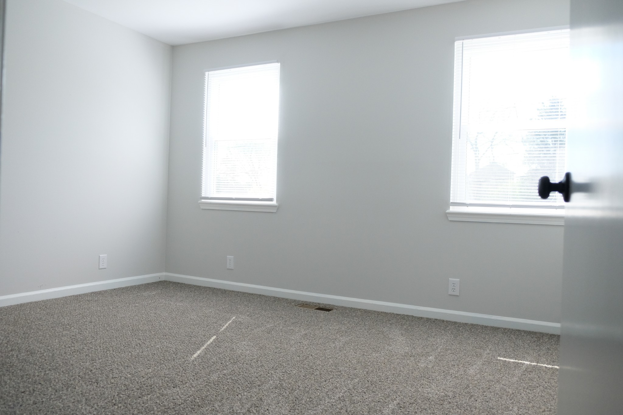 2548 Willowbranch Drive Nashville, TN 37217 - Photo 10 of 11 an empty room with a window