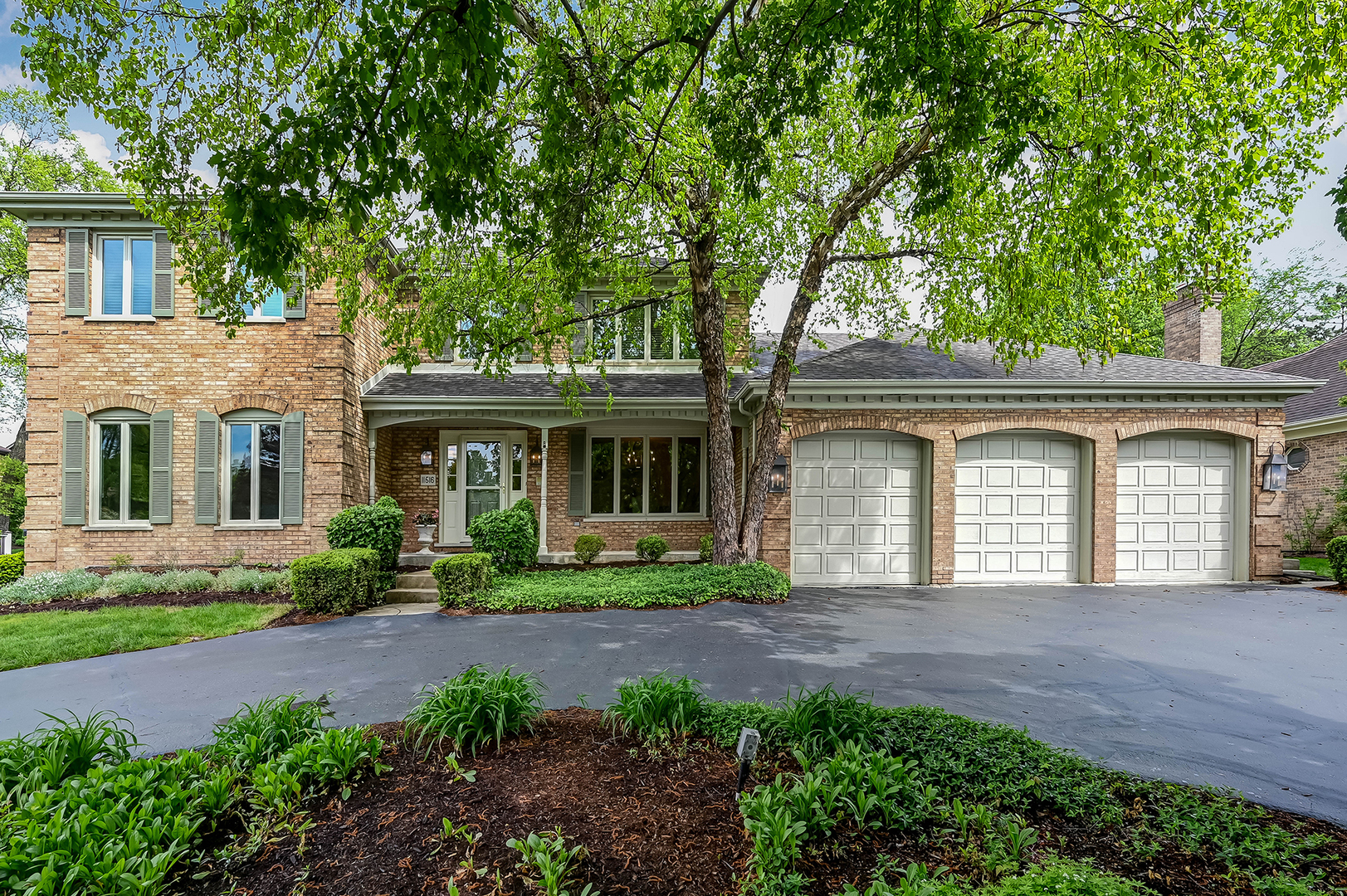 11516 Burr Oak Lane Burr Ridge, IL 60527 - Photo 1 of 62