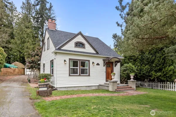 $599,950 | 7030 Beverly Boulevard, Everett, WA 98203