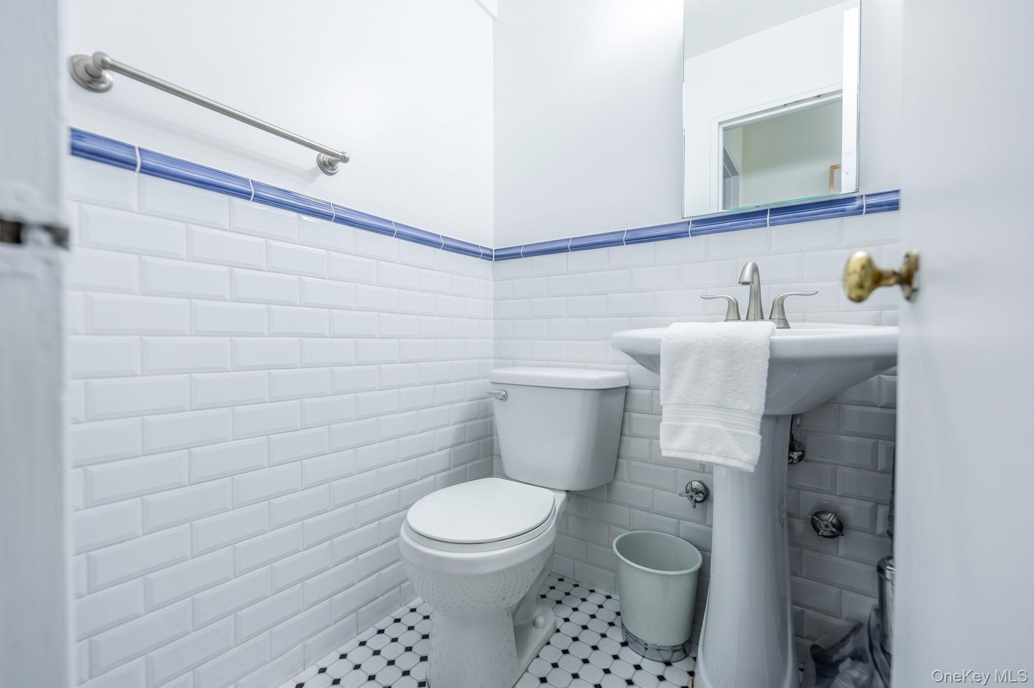 141 East 55th Street, Unit 4H Manhattan, NY 10022 - Photo 11 of 16 Gallery Image 11
