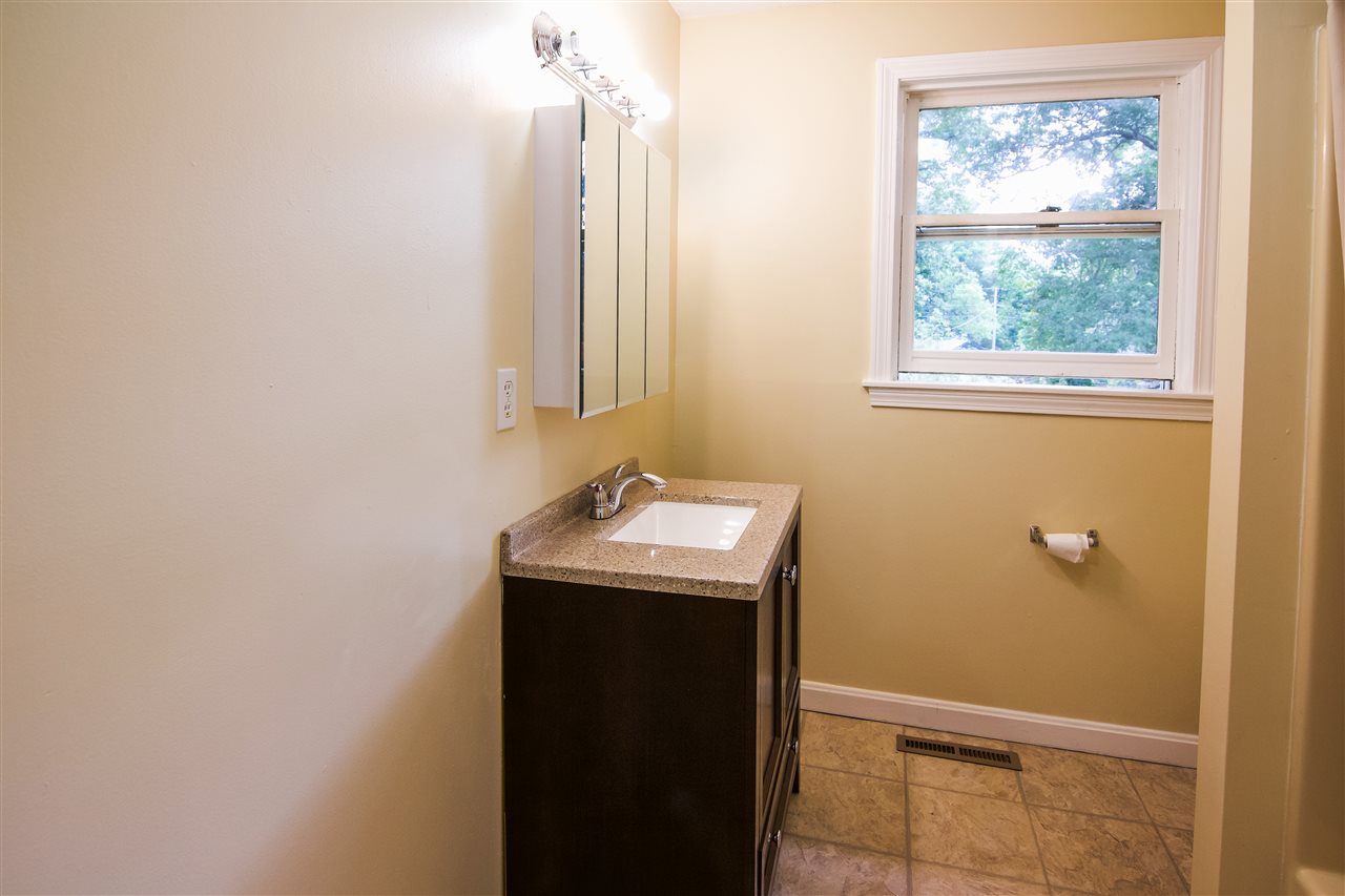 11 South Railroad Avenue, Unit R Derry, NH 03038 - Photo 13 of 15