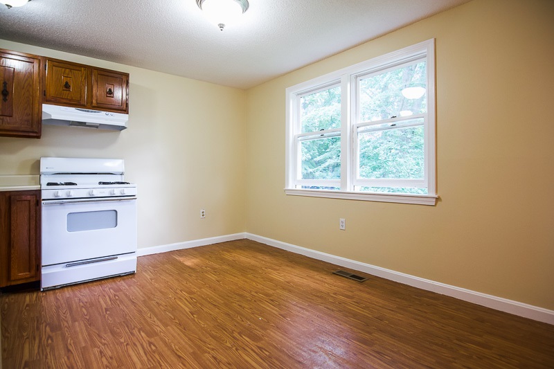 11 South Railroad Avenue, Unit R Derry, NH 03038 - Photo 4 of 15