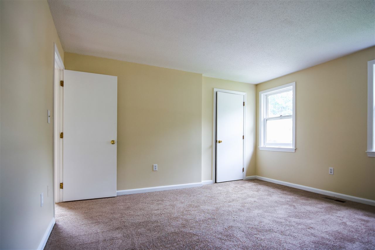 11 South Railroad Avenue, Unit R Derry, NH 03038 - Photo 8 of 15
