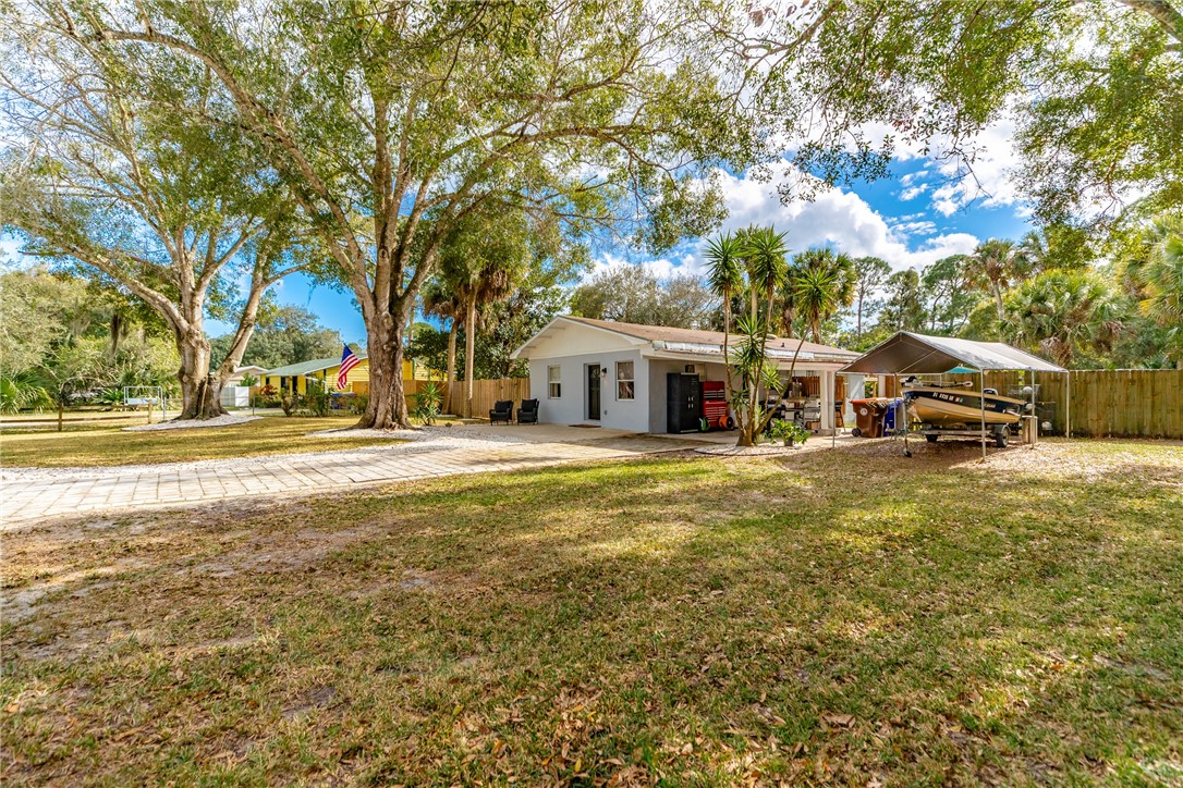 3655 2nd Place Vero Beach, FL 32968 - Photo 3 of 27 a house view with a outdoor space