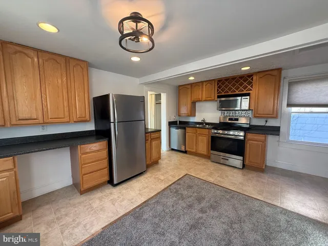 $1,720 | 15 Brewer Avenue, Unit B, Annapolis, MD 21401