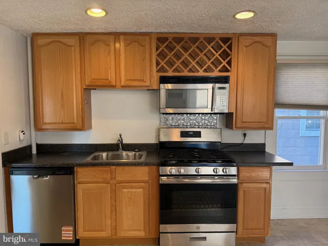 $1,720 | 15 Brewer Avenue, Unit B, Annapolis, MD 21401