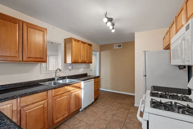 $169,900 | 307 North Jackson Street, Gardner, IL 60424