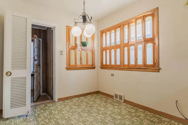 $199,000 | 8849 South Paxton Avenue, Chicago, IL 60617