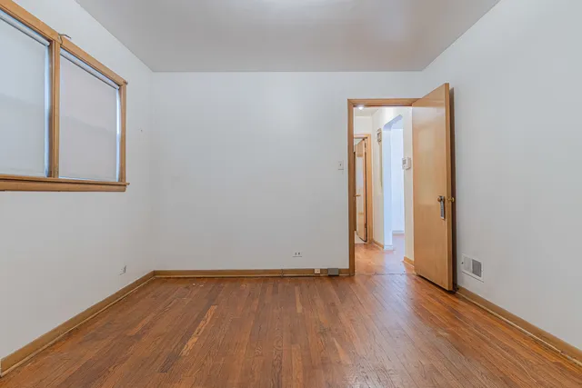 $199,000 | 8849 South Paxton Avenue, Chicago, IL 60617