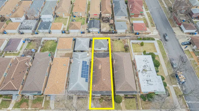 $199,000 | 8849 South Paxton Avenue, Chicago, IL 60617