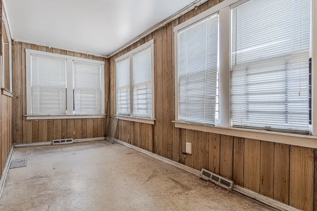 $199,000 | 8849 South Paxton Avenue, Chicago, IL 60617