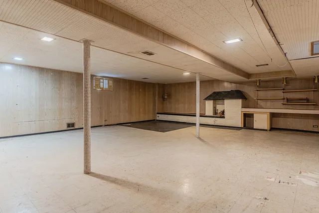 $199,000 | 8849 South Paxton Avenue, Chicago, IL 60617