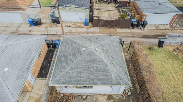 $199,000 | 8849 South Paxton Avenue, Chicago, IL 60617