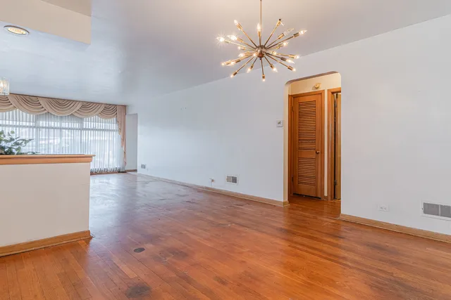 $199,000 | 8849 South Paxton Avenue, Chicago, IL 60617