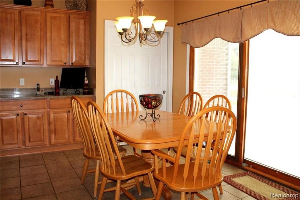 49577 Potomac Road Canton, MI 48188 - Photo 11 of 47