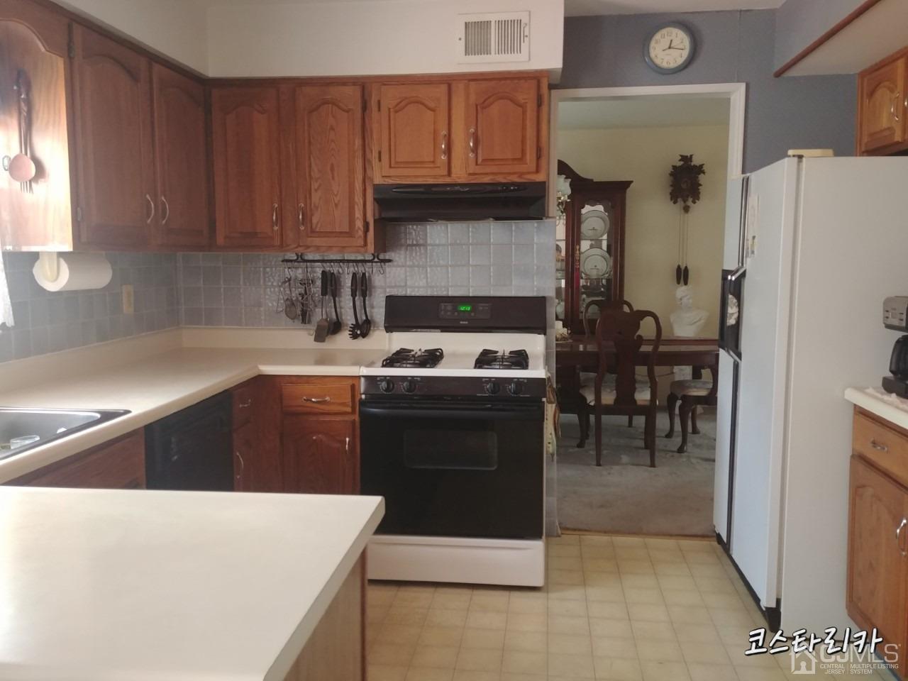 57 Brookside Road Edison, NJ 08817 - Photo 6 of 19