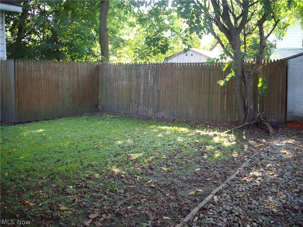 372 Ruckel Road Akron, OH 44305 - Photo 20 of 24 Fenced back yard