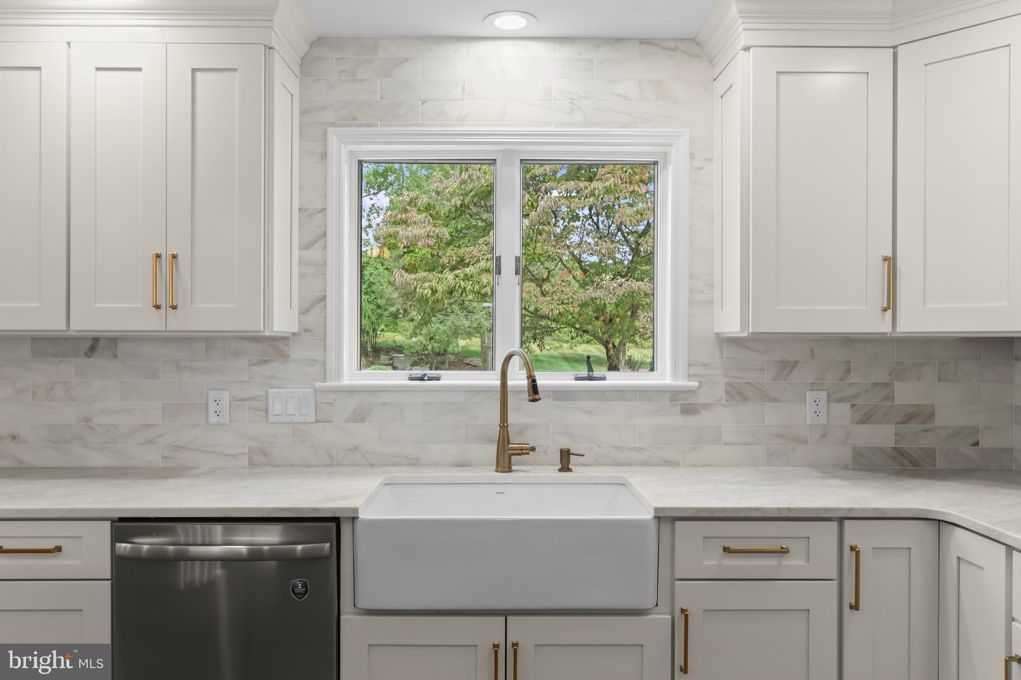 3685 Manor Road Bethlehem, PA 18020 - Photo 20 of 46