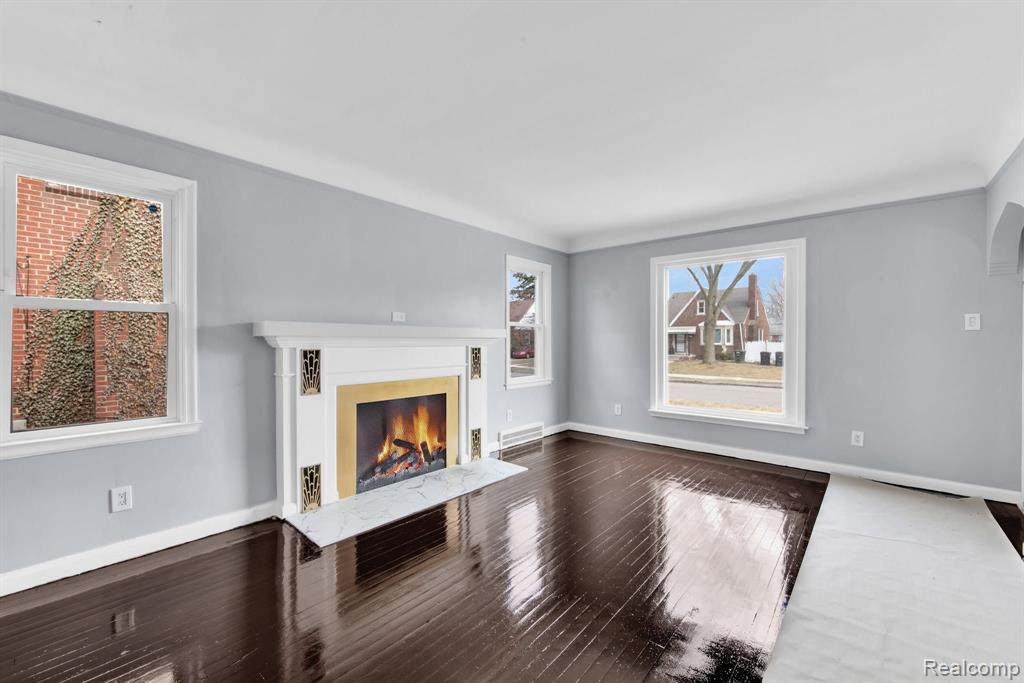 11303 Roxbury Street Detroit, MI 48224 - Photo 3 of 25 Gallery Image 3