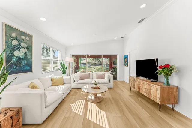 $550,000 | 8370 Eleuthera Lane, Wellington, FL 33414