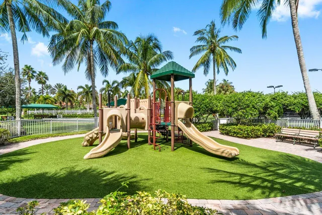 $550,000 | 8370 Eleuthera Lane, Wellington, FL 33414