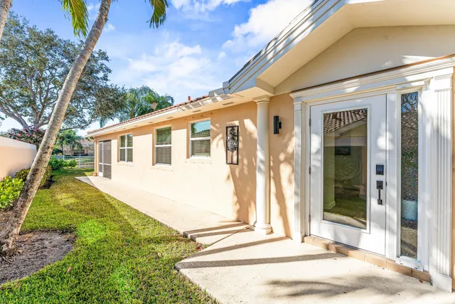 $550,000 | 8370 Eleuthera Lane, Wellington, FL 33414