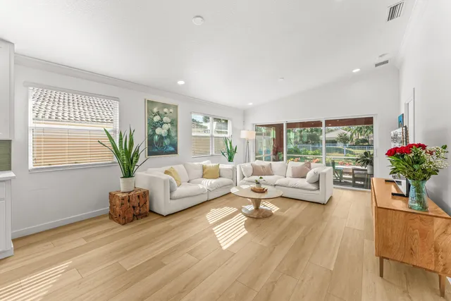 $550,000 | 8370 Eleuthera Lane, Wellington, FL 33414