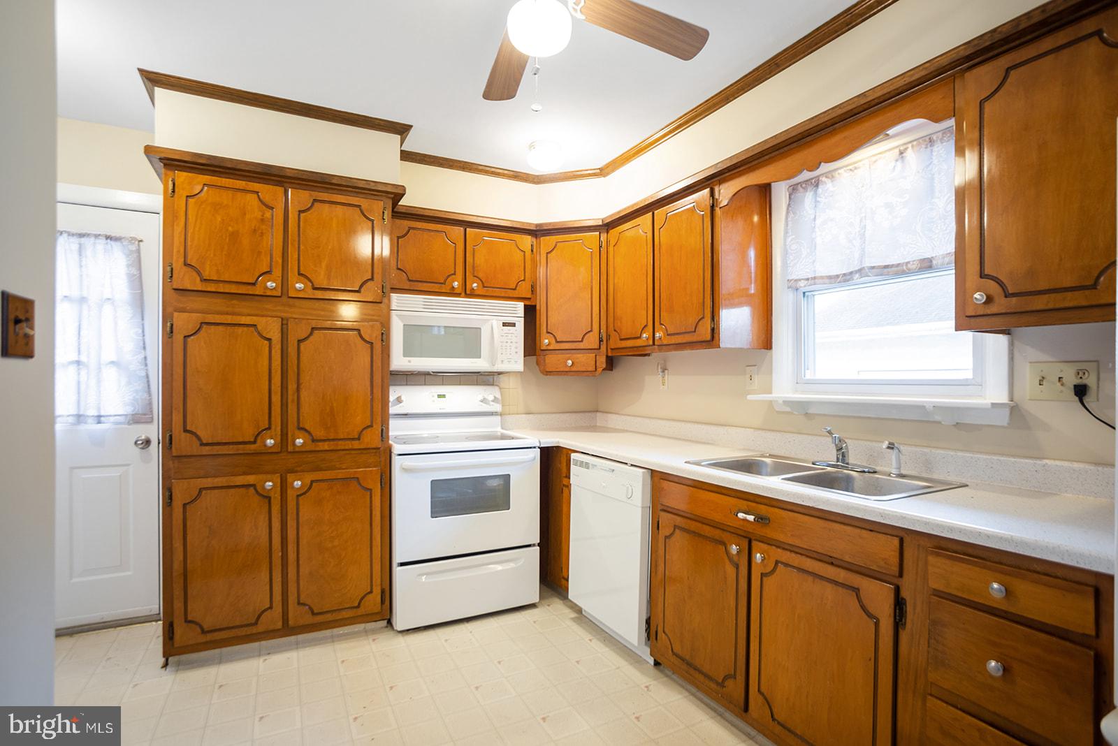 152 Wistar Road Fairless Hills, PA 19030 - Photo 7 of 41 Gallery Image 7