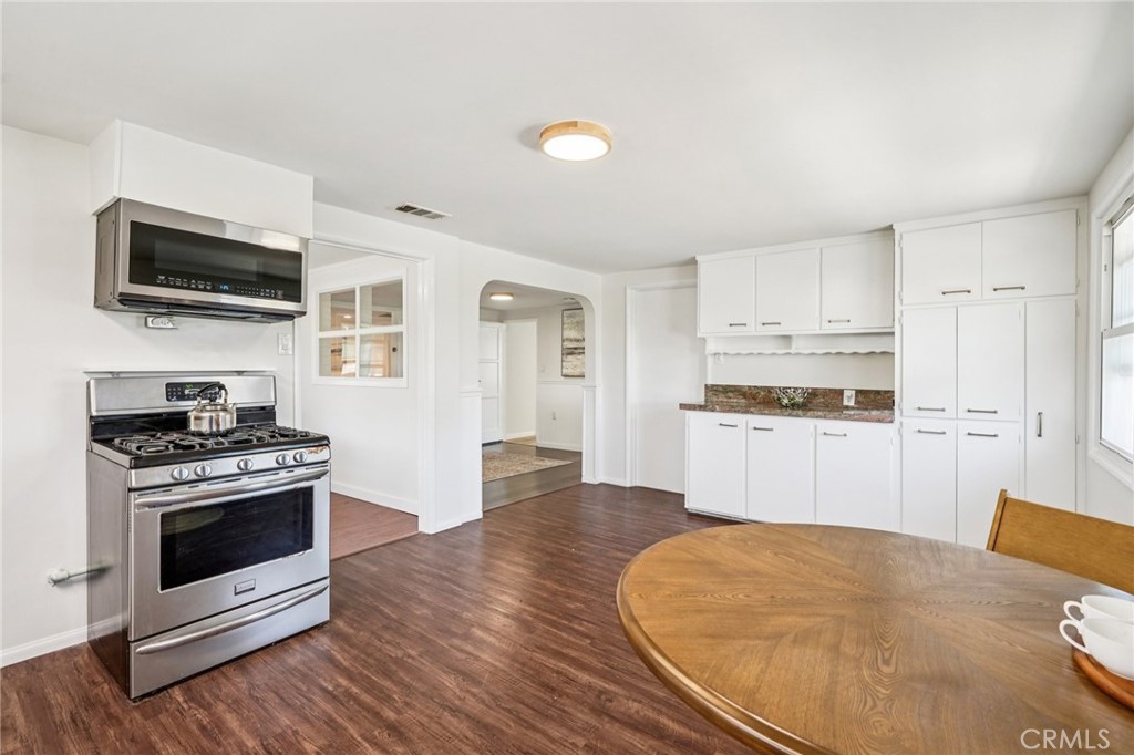 836 Loma Vista Street El Segundo, CA 90245 - Photo 14 of 36