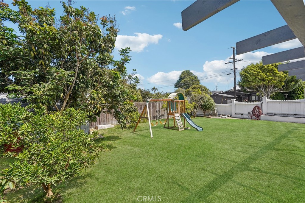 836 Loma Vista Street El Segundo, CA 90245 - Photo 31 of 36